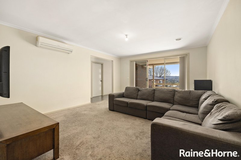 Photo - 1/15 Mallee Crescent, Queanbeyan NSW 2620 - Image 3