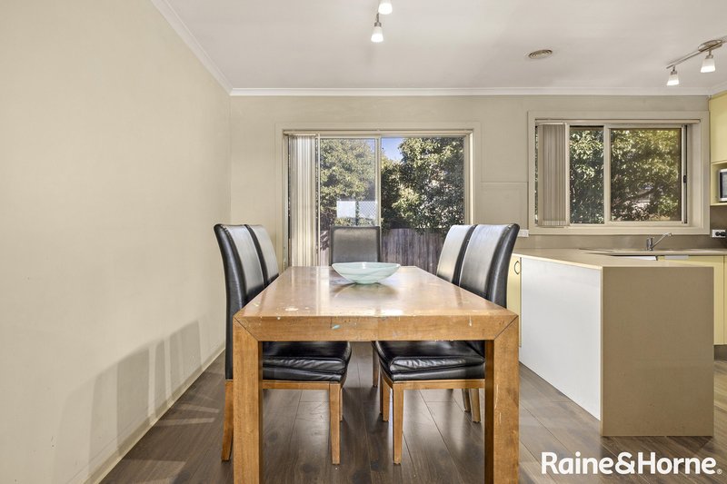 Photo - 1/15 Mallee Crescent, Queanbeyan NSW 2620 - Image 4