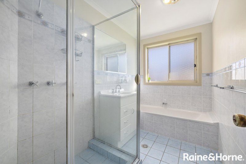 Photo - 1/15 Mallee Crescent, Queanbeyan NSW 2620 - Image 9