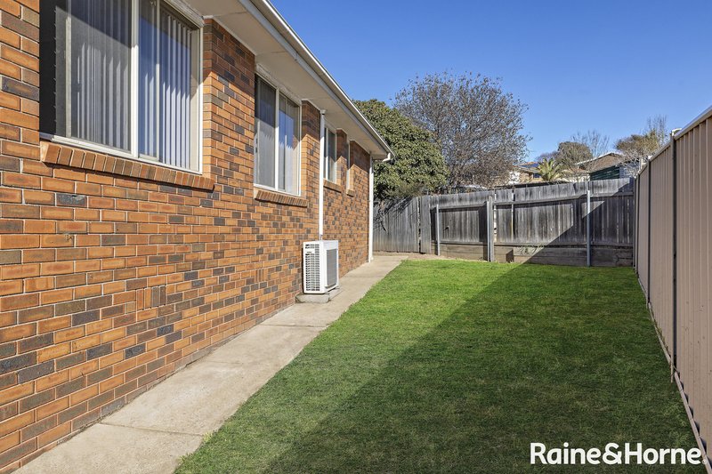 Photo - 1/15 Mallee Crescent, Queanbeyan NSW 2620 - Image 10