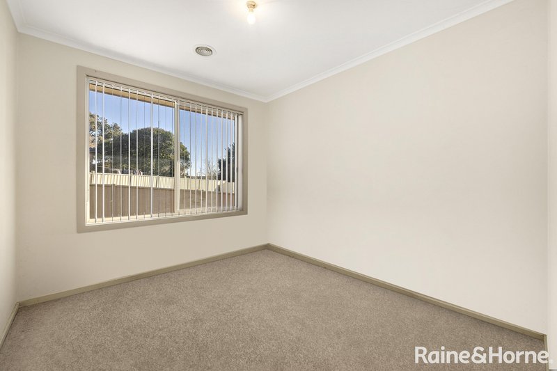 Photo - 1/15 Mallee Crescent, Queanbeyan NSW 2620 - Image 14