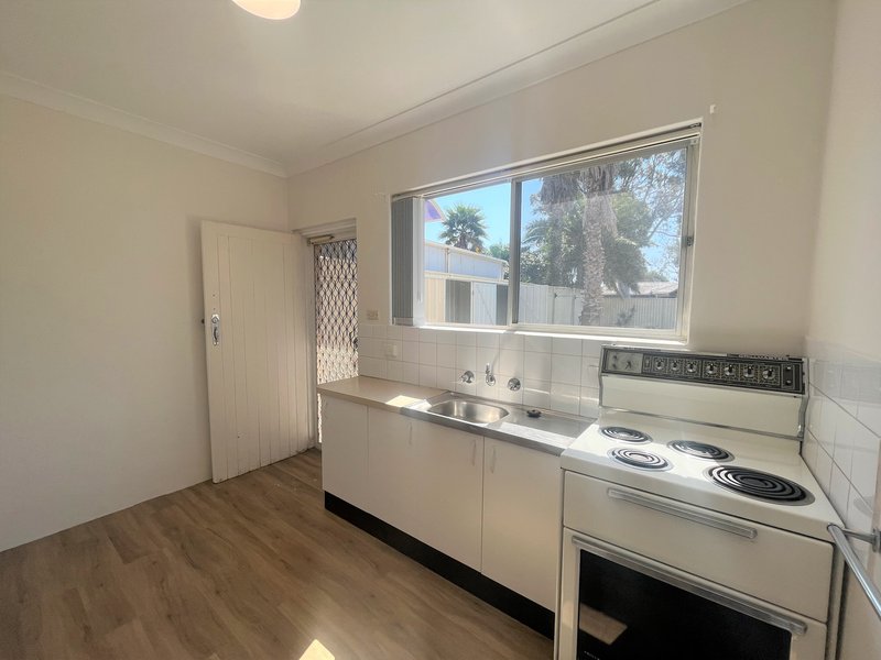 Photo - 1/15 Marks Road, Gorokan NSW 2263 - Image 4