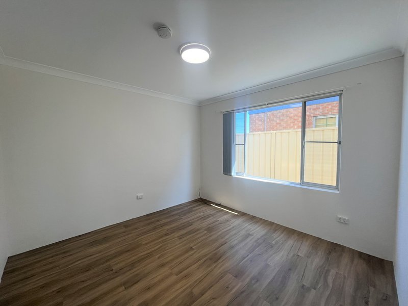 Photo - 1/15 Marks Road, Gorokan NSW 2263 - Image 6