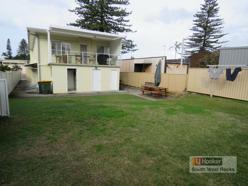 Photo - 1/15 Memorial Avenue, South West Rocks NSW 2431 - Image 9