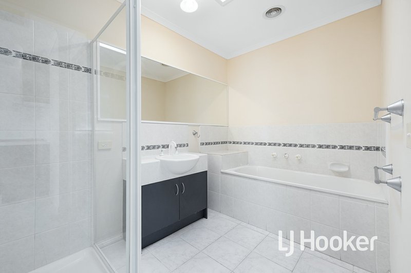Photo - 1/15 Mill Street, Pakenham VIC 3810 - Image 4