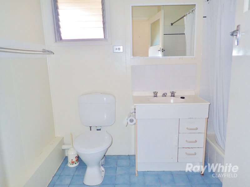 Photo - 1/15 Milne Street, Clayfield QLD 4011 - Image 8