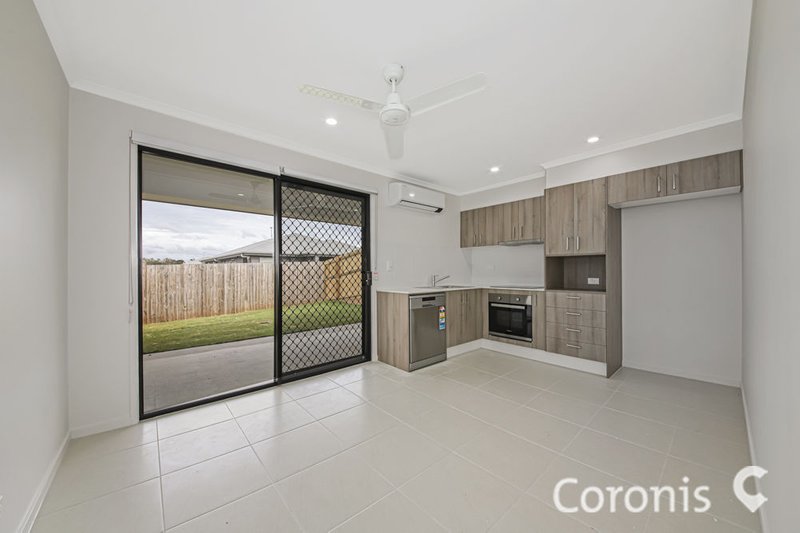 Photo - 1/15 Mount Wheeler Street, Park Ridge QLD 4125 - Image 5