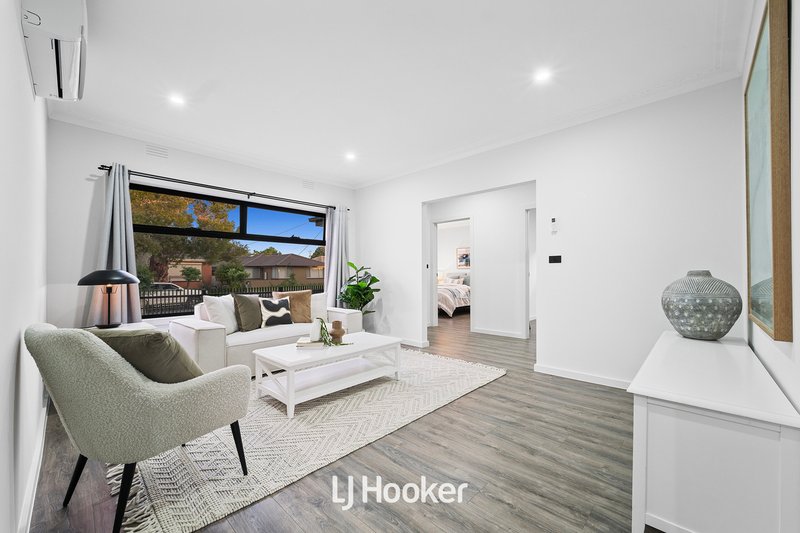 Photo - 1/15 Parkland Avenue, Hampton Park VIC 3976 - Image 7