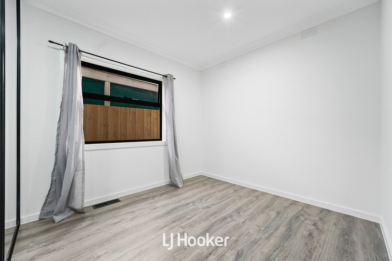 Photo - 1/15 Parkland Avenue, Hampton Park VIC 3976 - Image 13