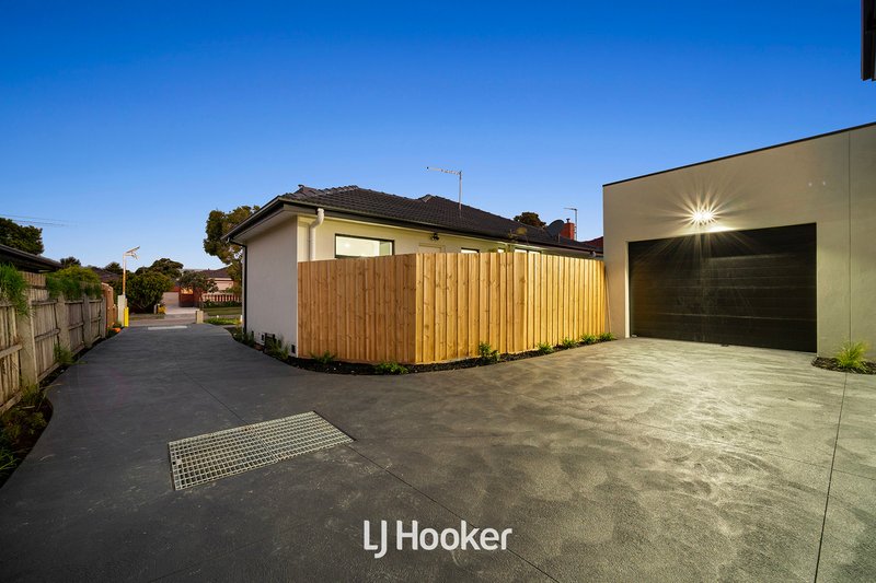 Photo - 1/15 Parkland Avenue, Hampton Park VIC 3976 - Image 16