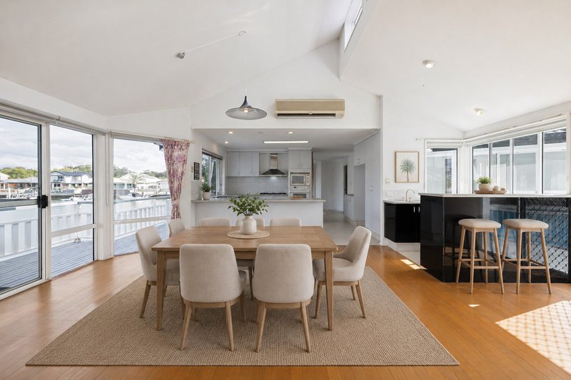 Photo - 115 Pebble Beach Drive, Runaway Bay QLD 4216 - Image 7