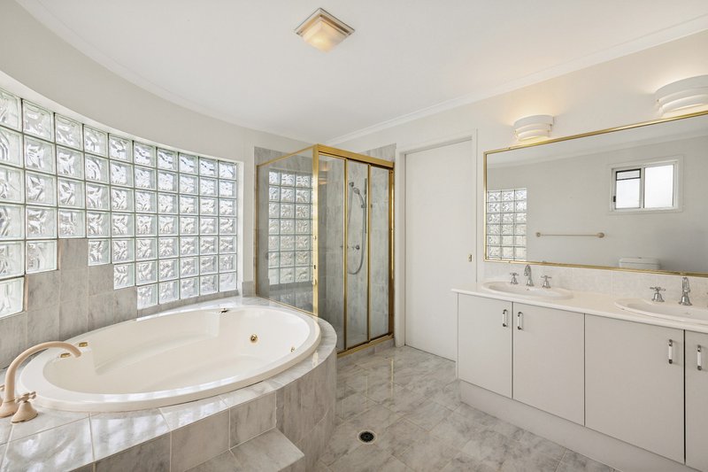 Photo - 115 Pebble Beach Drive, Runaway Bay QLD 4216 - Image 13