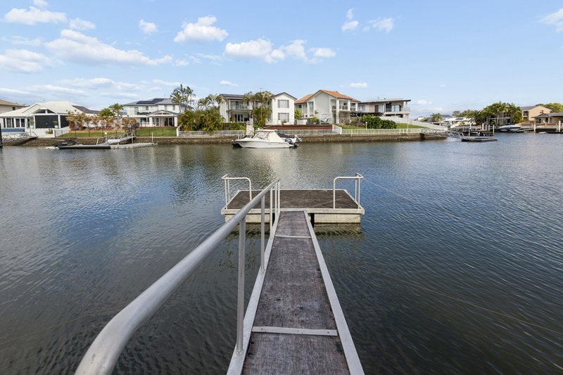 Photo - 115 Pebble Beach Drive, Runaway Bay QLD 4216 - Image 19