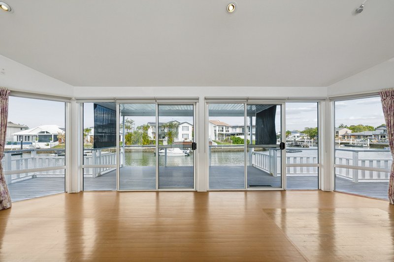 Photo - 115 Pebble Beach Drive, Runaway Bay QLD 4216 - Image 20