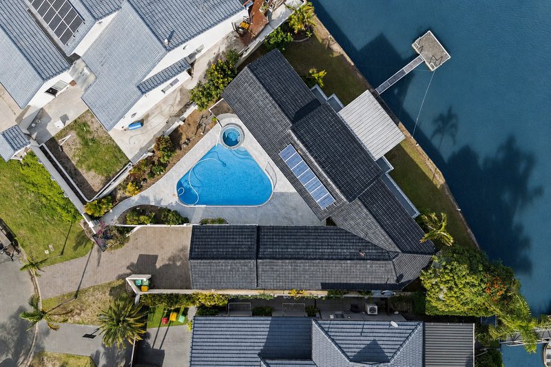 Photo - 115 Pebble Beach Drive, Runaway Bay QLD 4216 - Image 24