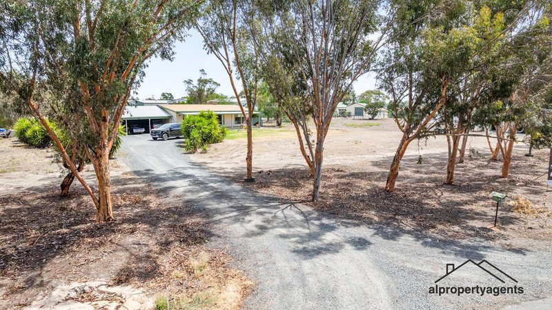 Photo - 115 Peppertree Lane, Horsham VIC 3400 - Image 5