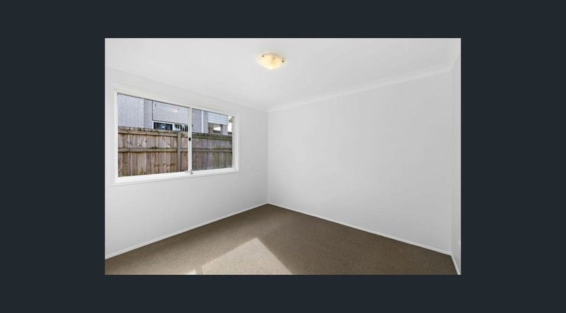 Photo - 1/15 Portmarnock , Victoria Point QLD 4165 - Image 9