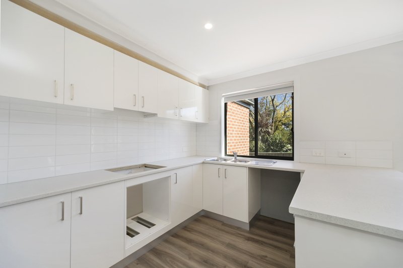 Photo - 1/15 Pryor Street, Mount Pleasant VIC 3350 - Image 2