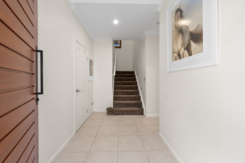 Photo - 1/15 Ray Street, Runaway Bay QLD 4216 - Image 3