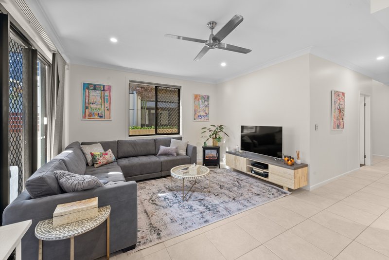 Photo - 1/15 Ray Street, Runaway Bay QLD 4216 - Image 6