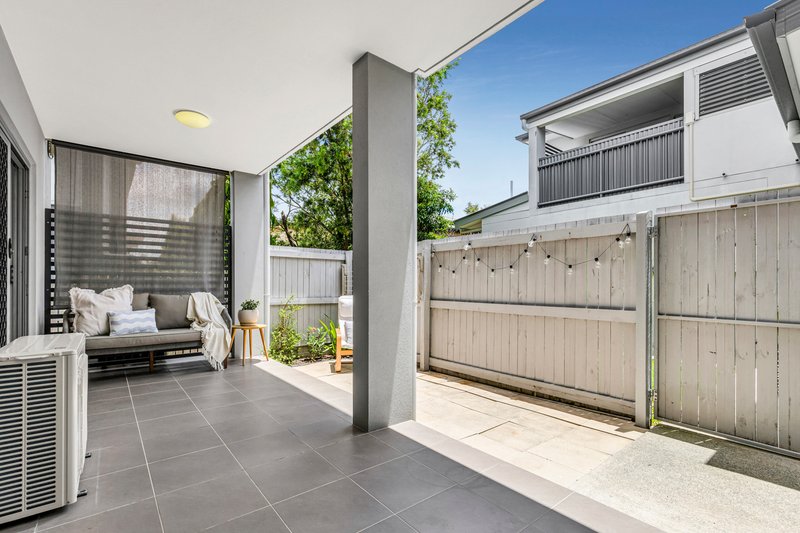 Photo - 1/15 Rolle Street, Holland Park West QLD 4121 - Image 9