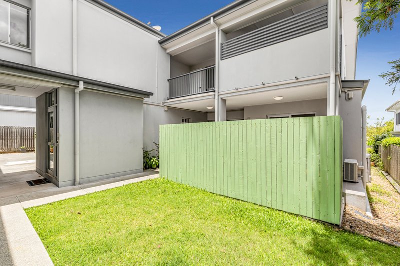 Photo - 1/15 Rolle Street, Holland Park West QLD 4121 - Image 11