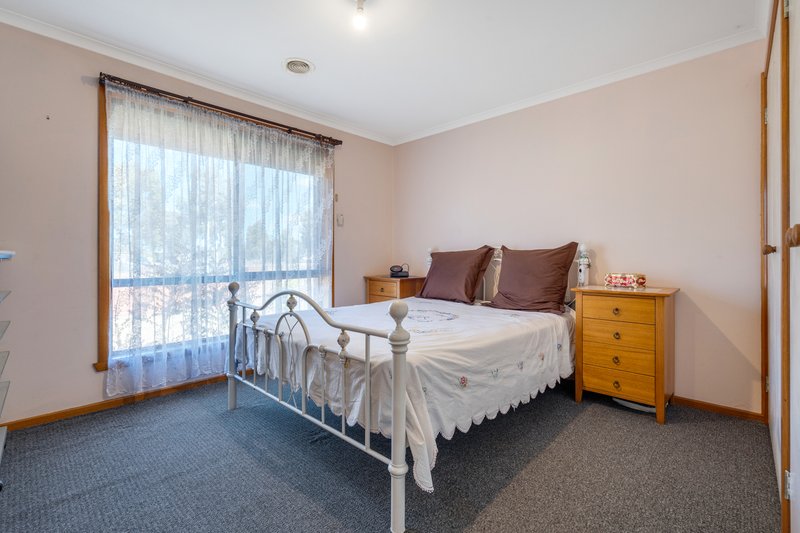 Photo - 115 Shankland Boulevard, Meadow Heights VIC 3048 - Image 9