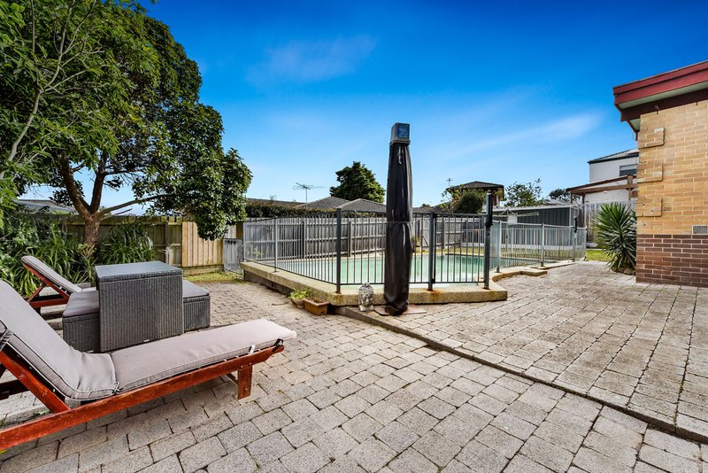 Photo - 115 Strada Crescent, Wheelers Hill VIC 3150 - Image 13