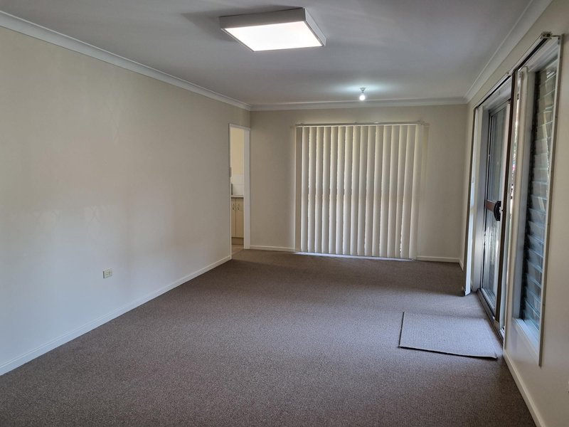 Photo - 1/15 Strathairlie Square, Macgregor QLD 4109 - Image 3