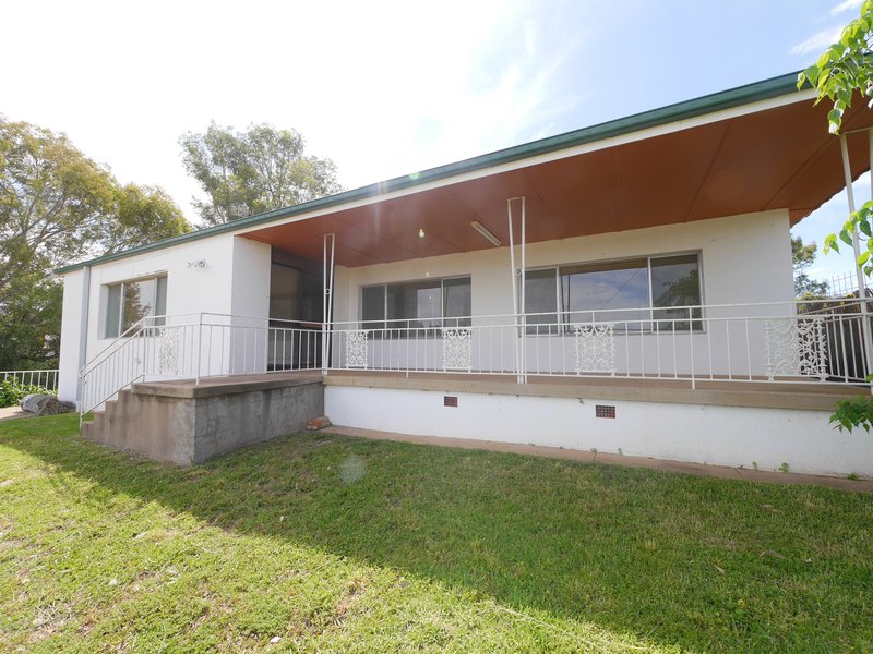 Photo - 115 Taragala Street, Cowra NSW 2794 - Image 1