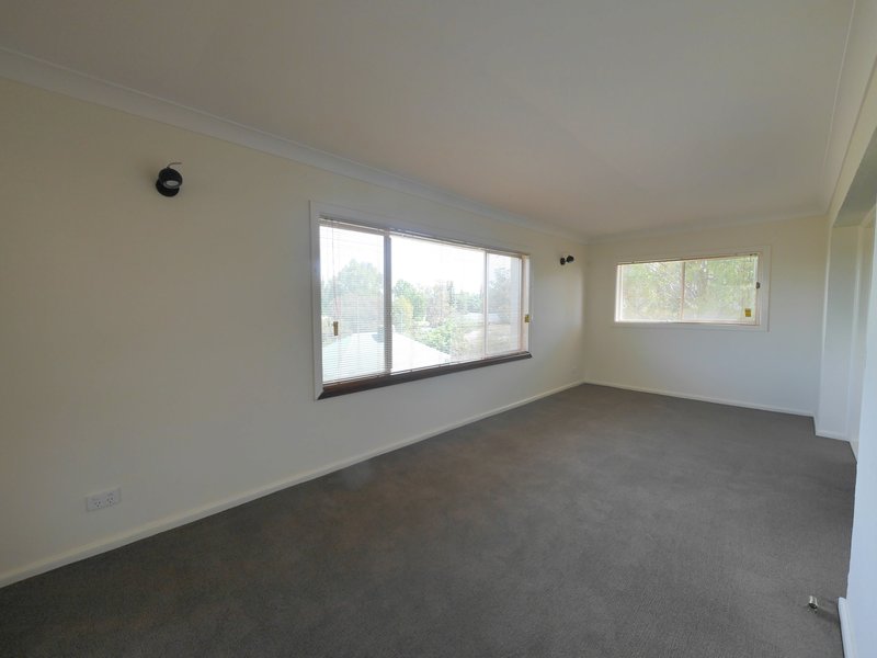 Photo - 115 Taragala Street, Cowra NSW 2794 - Image 2