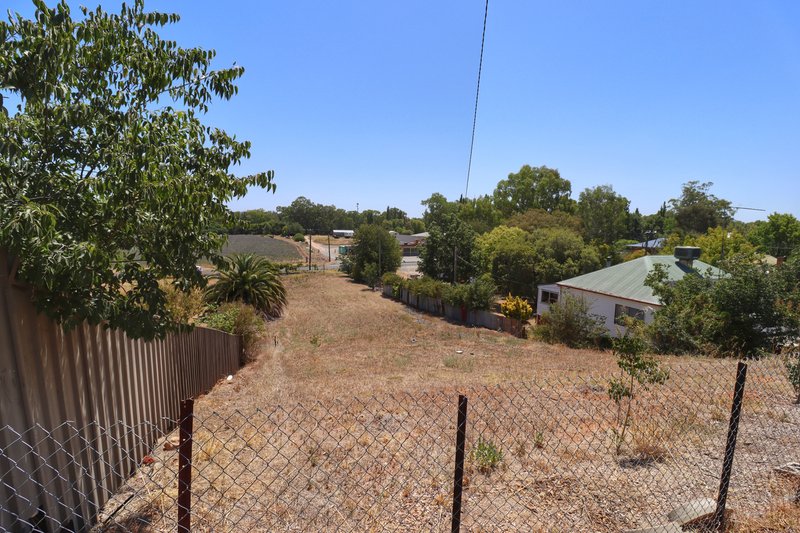 Photo - 115 Taragala Street, Cowra NSW 2794 - Image 12