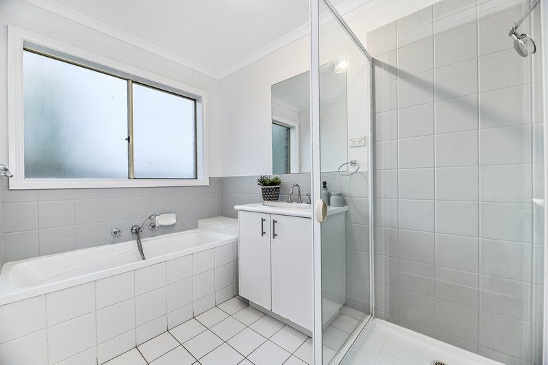 Photo - 115 The Promenade, Narre Warren South VIC 3805 - Image 13