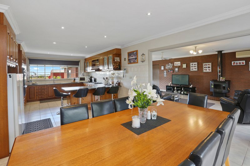 Photo - 115 Tower Hill Drive, Lara VIC 3212 - Image 7