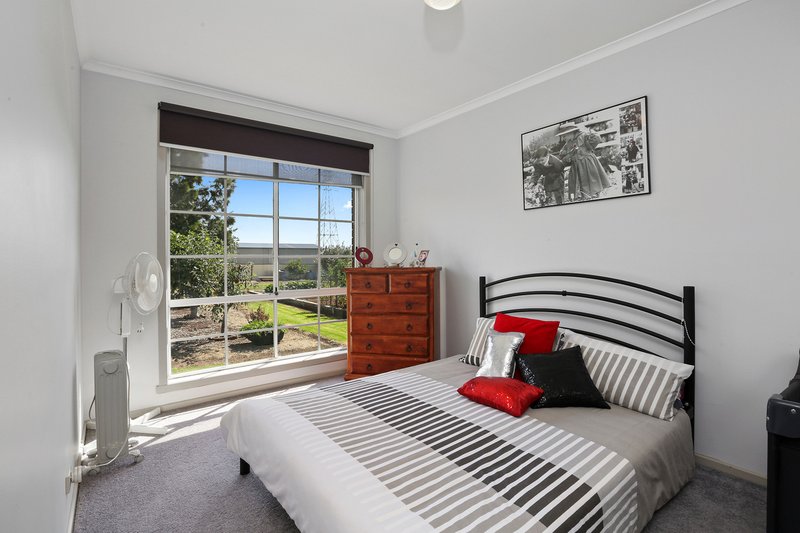 Photo - 115 Tower Hill Drive, Lara VIC 3212 - Image 16