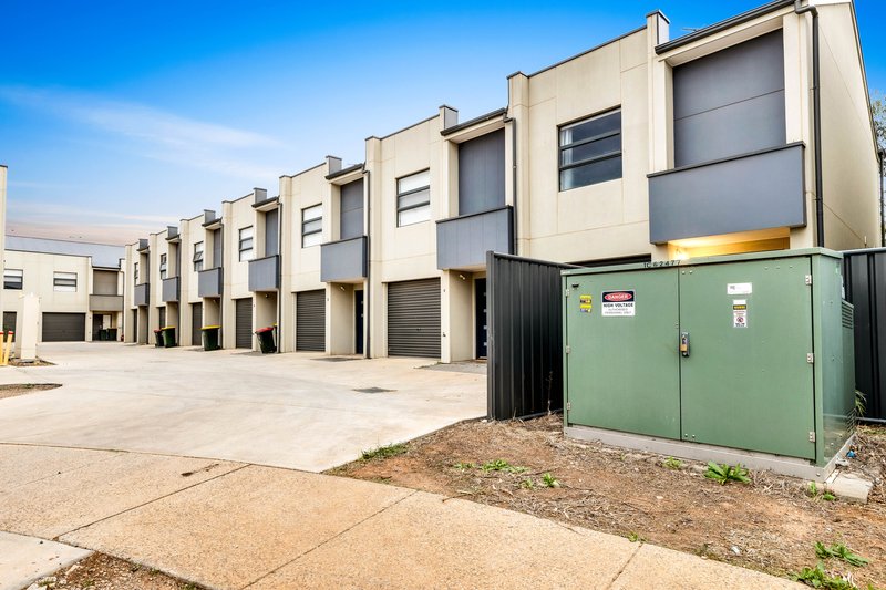 Photo - 1/15 Wyong Crescent, Andrews Farm SA 5114 - Image 3