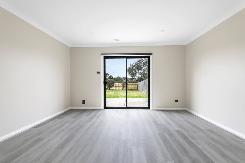 Photo - 1/151 Hinrichsen Drive, Hallam VIC 3803 - Image 6