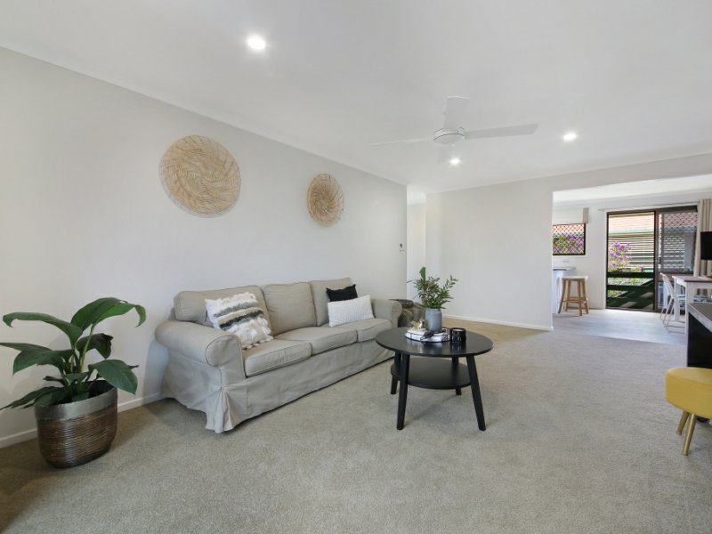 Photo - 115/170 Bardon Avenue, Burleigh Waters QLD 4220 - Image 3