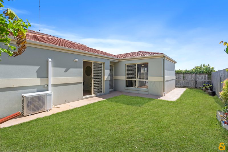 Photo - 11/519 Tingal Road, Wynnum QLD 4178 - Image 12