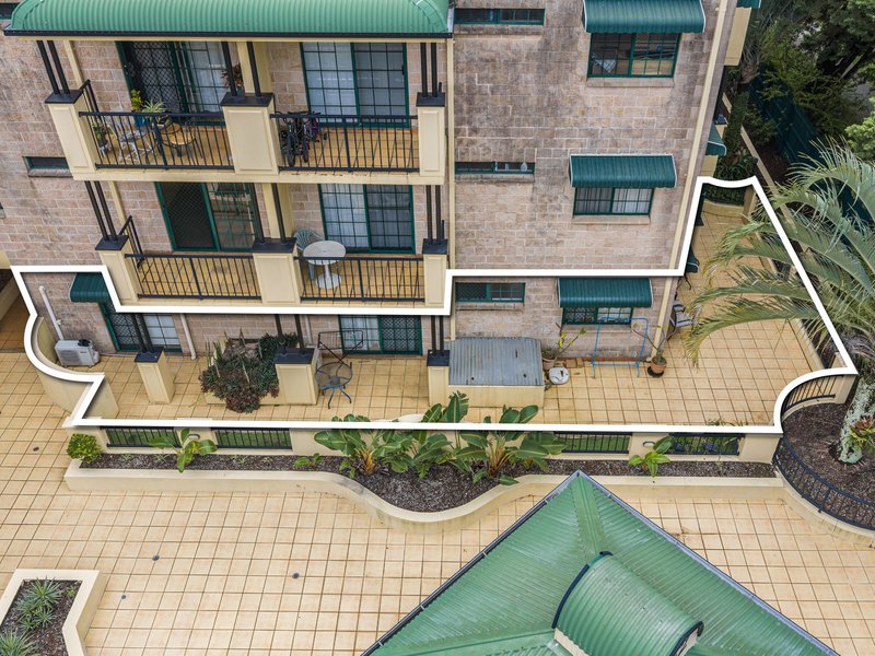 Photo - 1/152-154 High Street, Southport QLD 4215 - Image 2