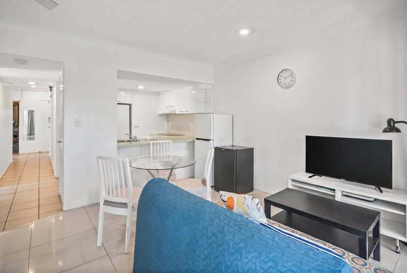 Photo - 1/152-154 High Street, Southport QLD 4215 - Image 4