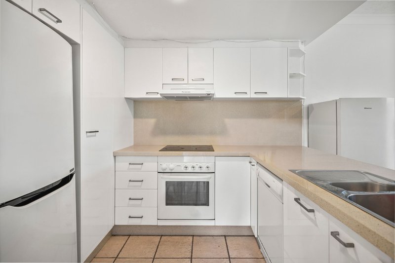Photo - 1/152-154 High Street, Southport QLD 4215 - Image 5