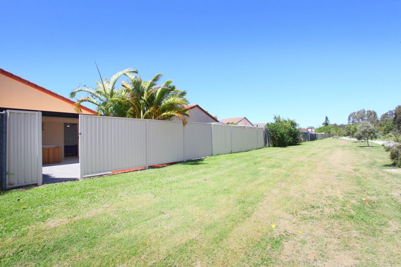 Photo - 1/154 Kumbari Avenue, Labrador QLD 4215 - Image 19