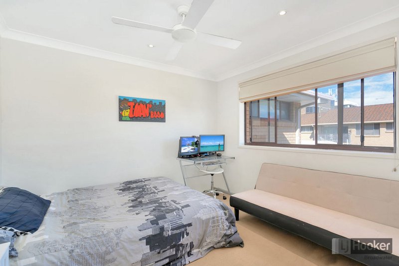 Photo - 11/548 Marine Parade, Biggera Waters QLD 4216 - Image 9