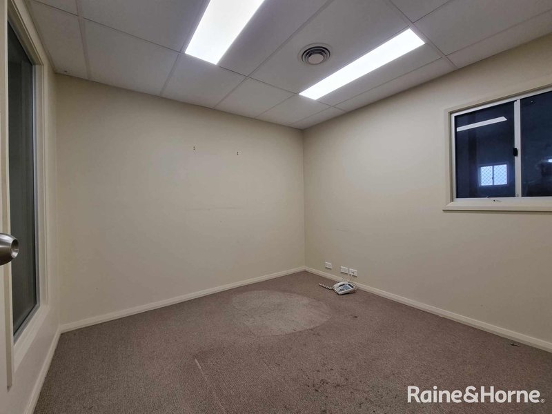 Photo - 115B Lovell Street, Young NSW 2594 - Image 8