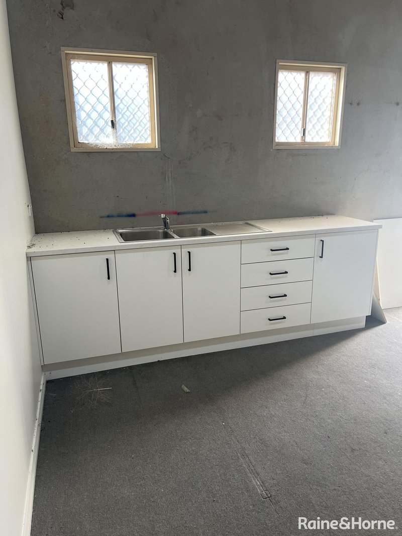 Photo - 115B Lovell Street, Young NSW 2594 - Image 9