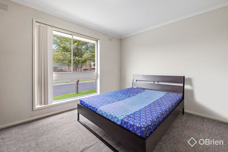 Photo - 1/16-18 Powell Drive, Hoppers Crossing VIC 3029 - Image 4
