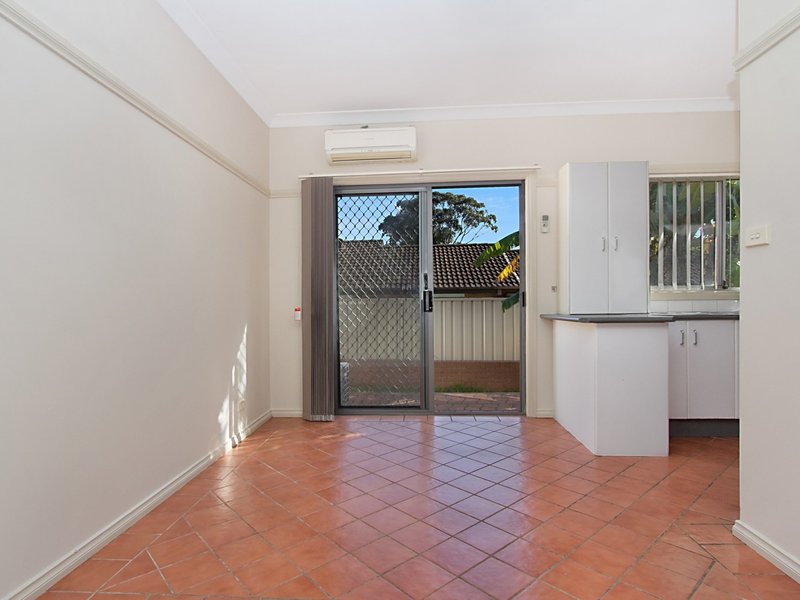 Photo - 11/6-8 Gilba Road, Pendle Hill NSW 2145 - Image 4