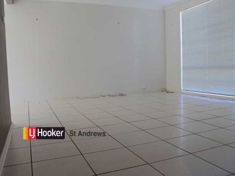 Photo - 1/16 Arbroath Place, St Andrews NSW 2566 - Image 4