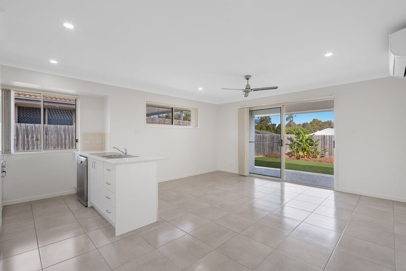 Photo - 1/16 Brittany Court, Gleneagle QLD 4285 - Image 3